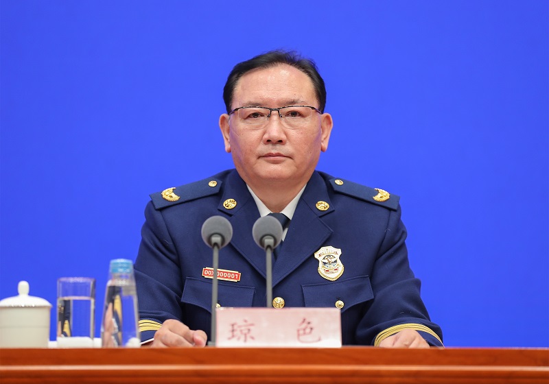 狂射WWW网站应急部党组成员、消防救援局局长琼色出席新闻发布会